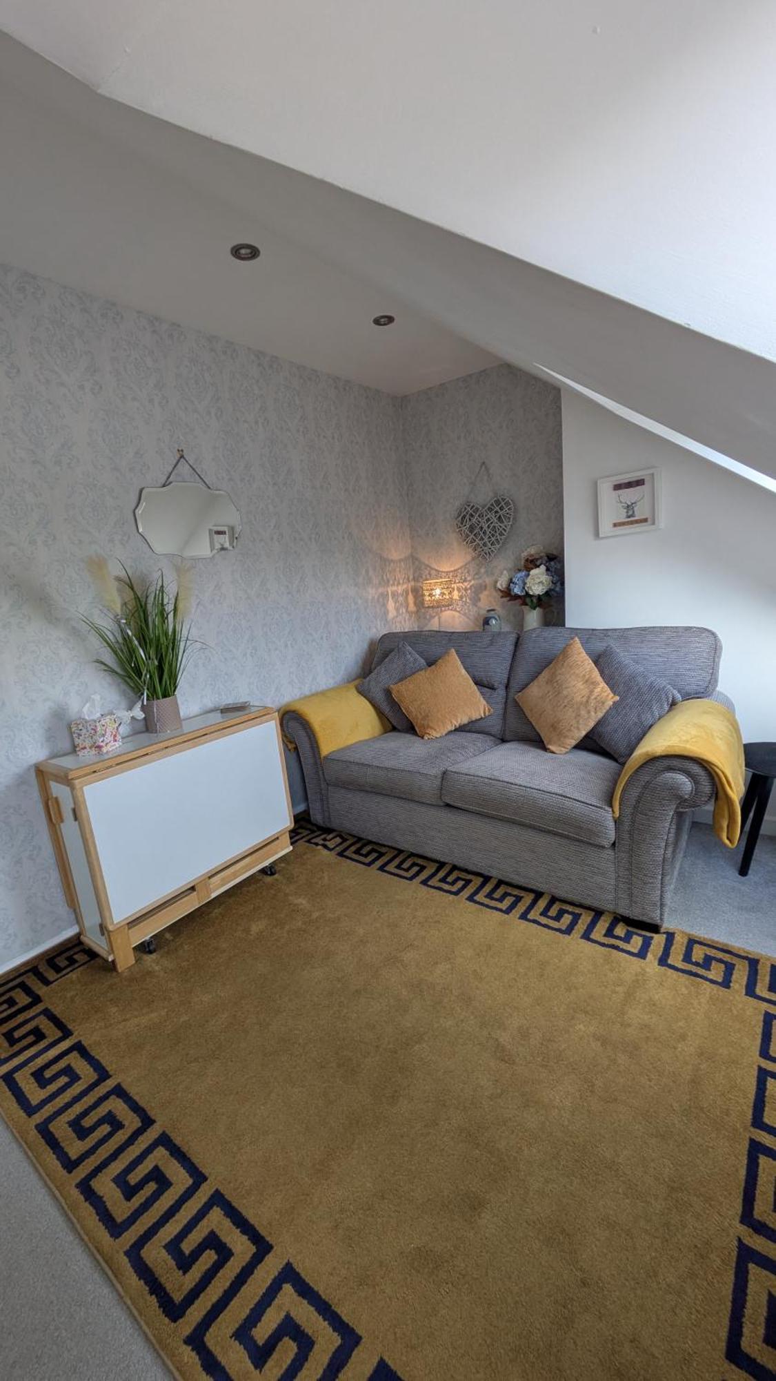 Village Life- Private Attic Suite - Living Room, Bedroom And Bathroom Newtown St Boswells Екстериор снимка
