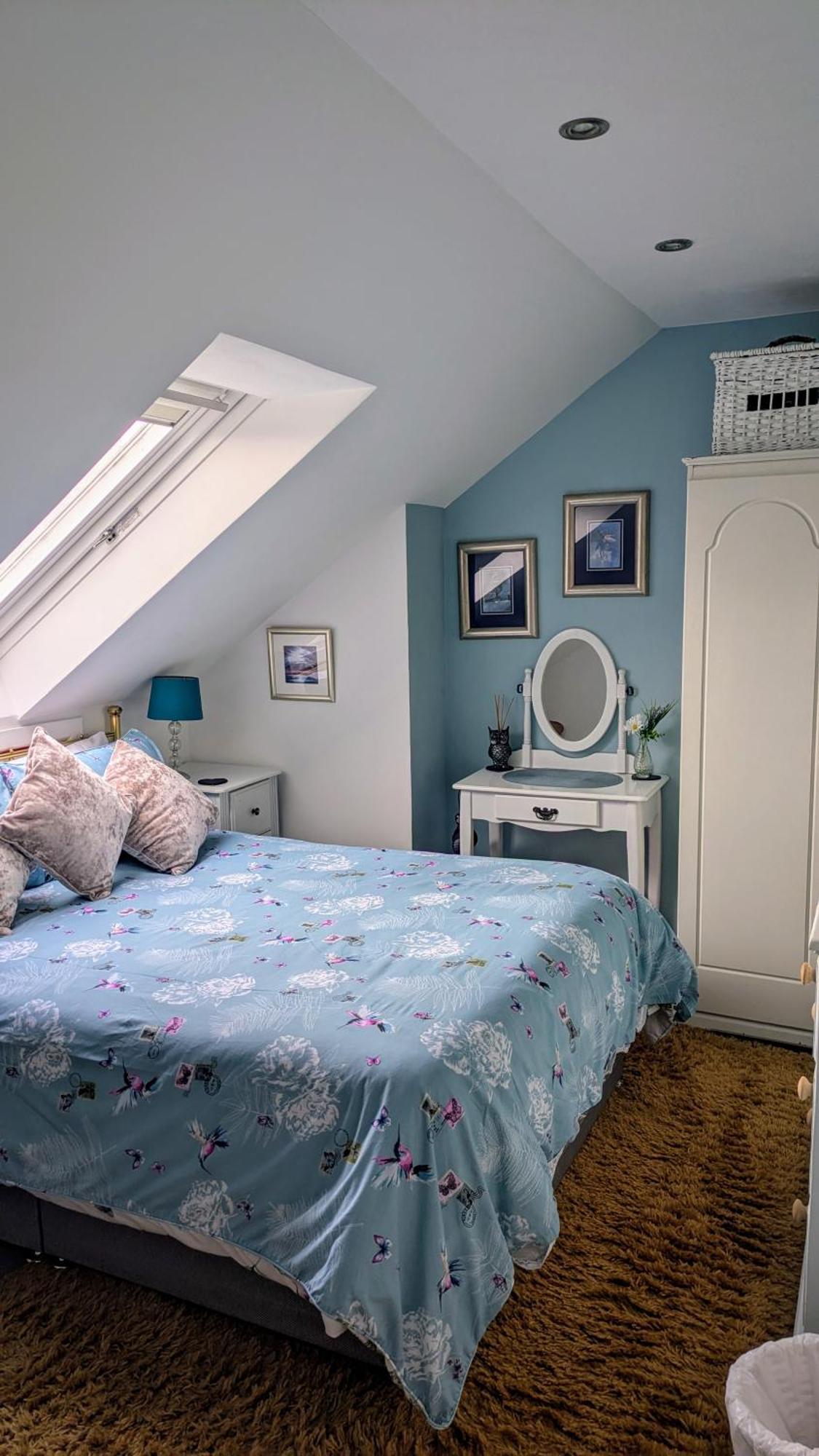 Village Life- Private Attic Suite - Living Room, Bedroom And Bathroom Newtown St Boswells Екстериор снимка