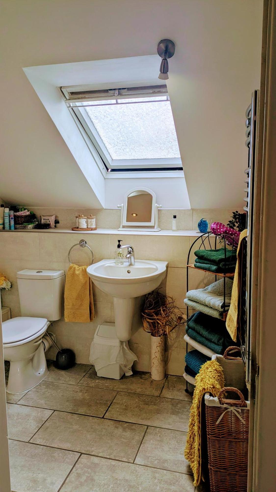 Village Life- Private Attic Suite - Living Room, Bedroom And Bathroom Newtown St Boswells Екстериор снимка